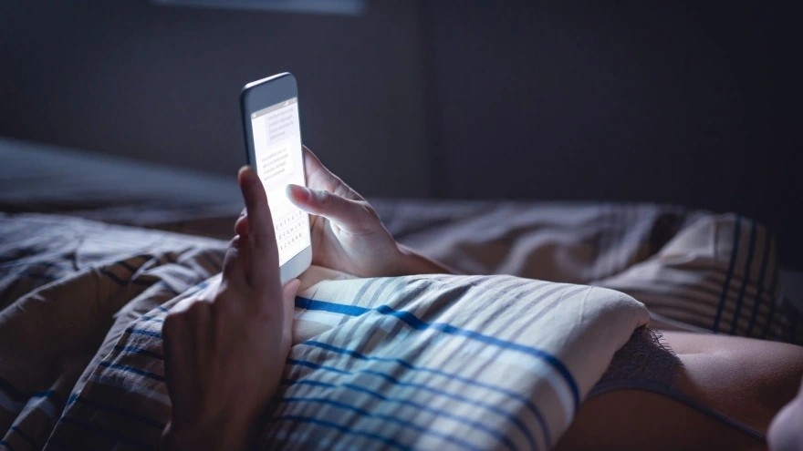 Chồng tôi "sa ngã" sau khi kết bạn facebook với người yêu cũ